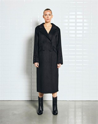 Meadow WBL Wool Mantel - Black